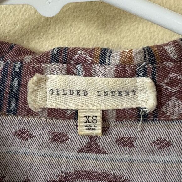 Guilded Intent Aztec Top - Picture 2 of 4